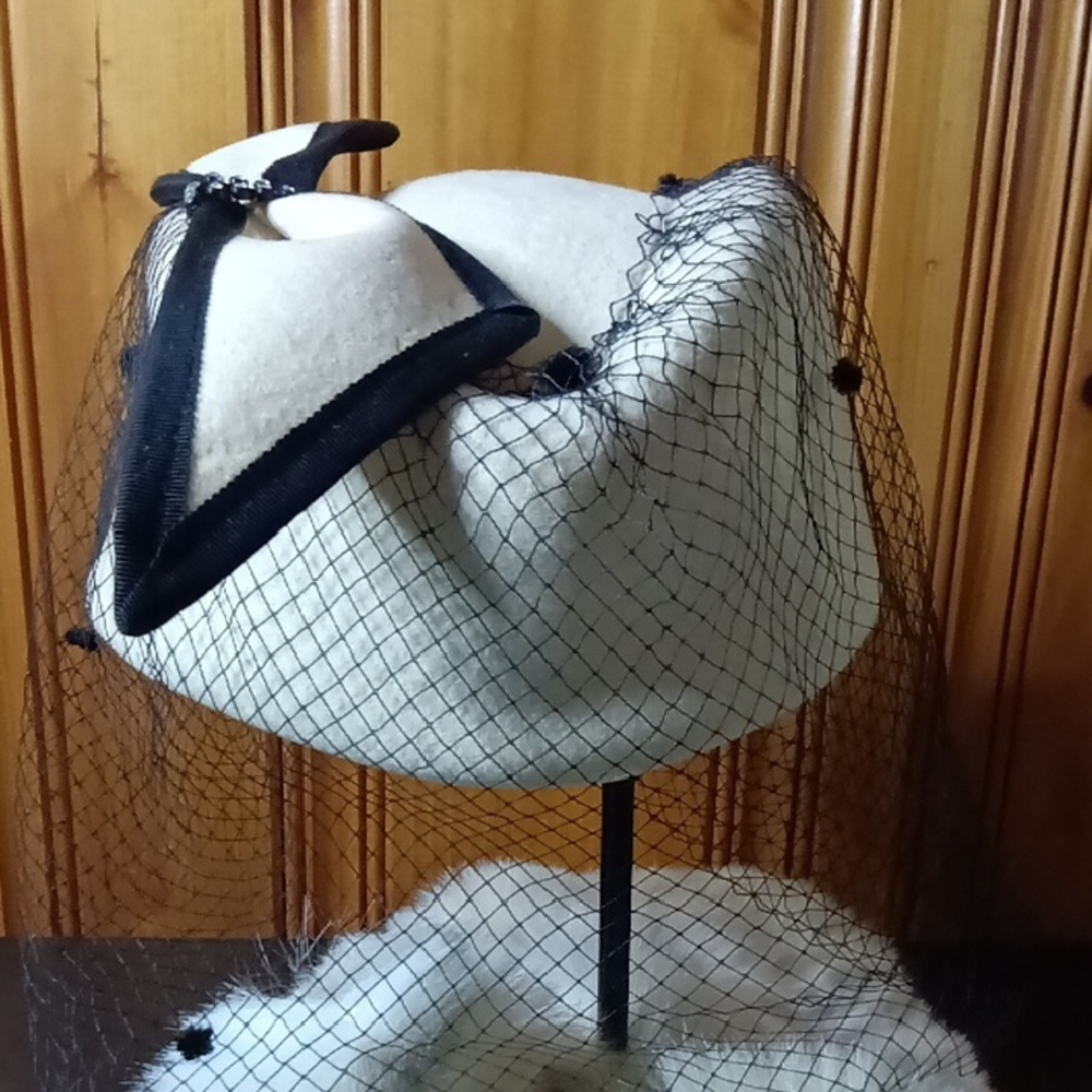 Stylish Black and Cream Wide-Brim Hat with Lattice Pattern